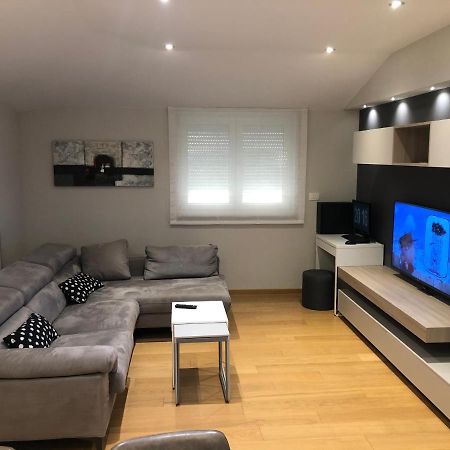 Sunny Apartment Ana Medulin Bagian luar foto