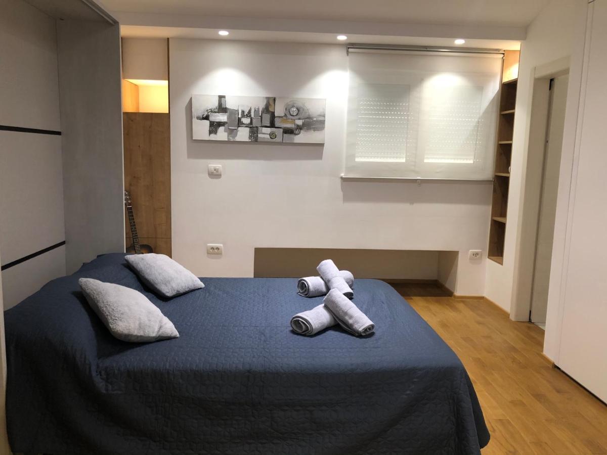 Sunny Apartment Ana Medulin Bagian luar foto
