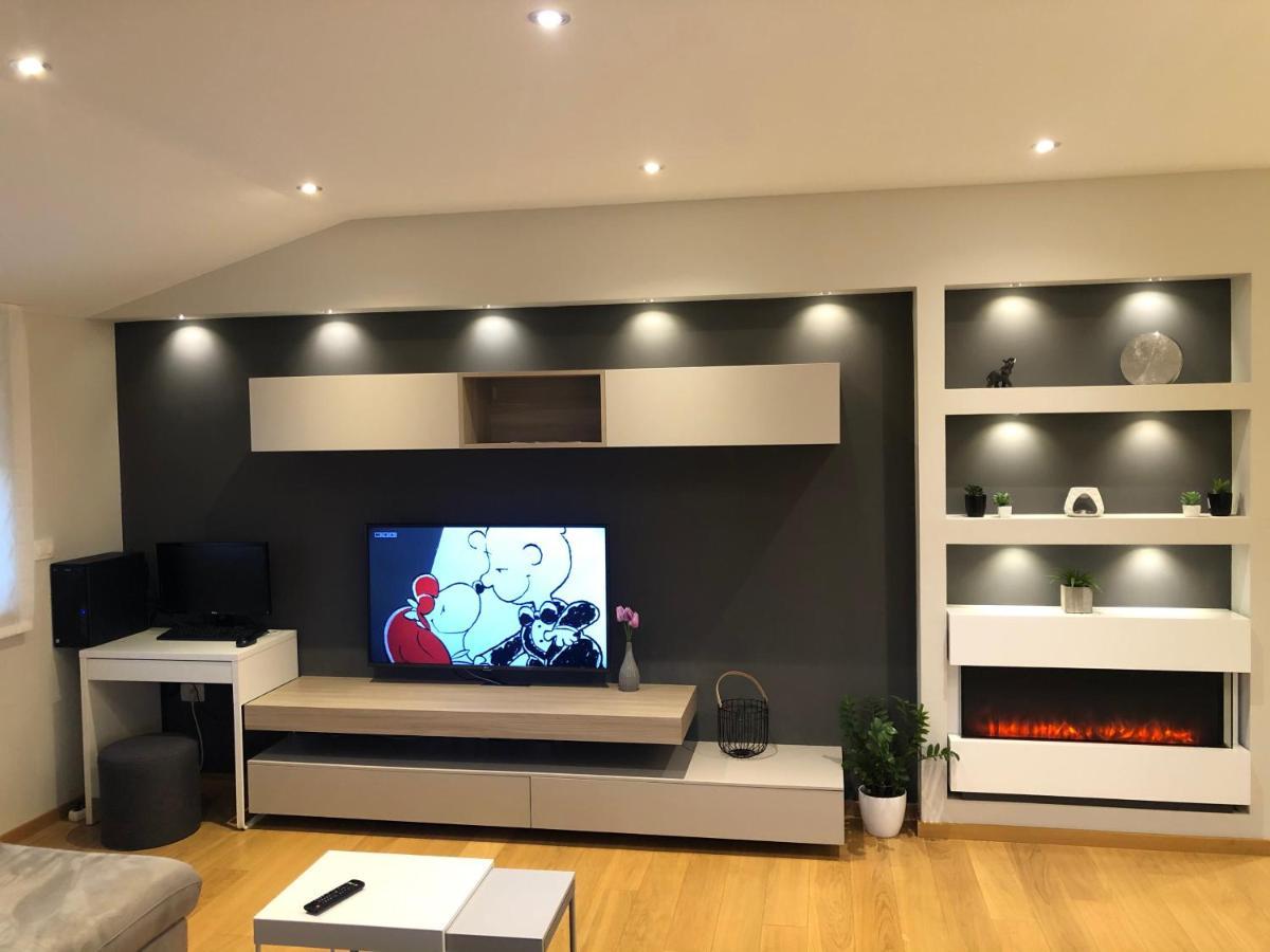 Sunny Apartment Ana Medulin Bagian luar foto