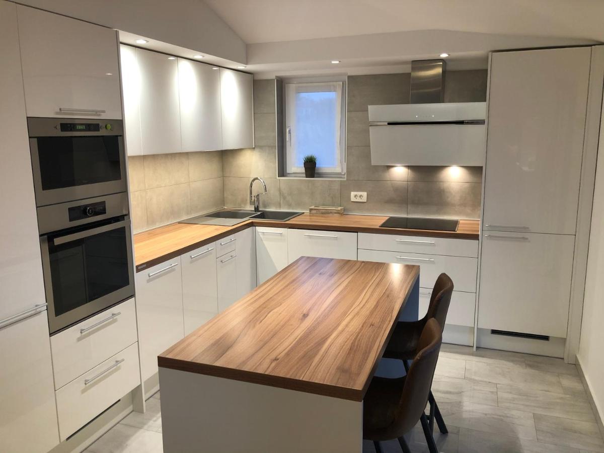 Sunny Apartment Ana Medulin Bagian luar foto